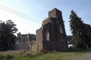 GR 575-576 : Ombret-Rawsa, ruines de l'église