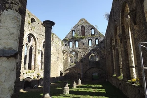 GRP 127 : ruines de l'abbaye de Villers-la-Ville