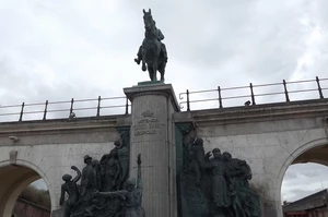 GR 5A : Ostende, monument roi Léopold II