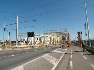 Zeebrugge, Verbindingsbrug