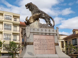Astorga, monument au héros de la guerre d'indépendance
