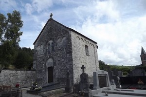 GR 575-576 : Vieuxville, église romane