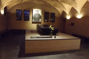 Streek-GR Dijleland : Louvain, tombe du Père Damien