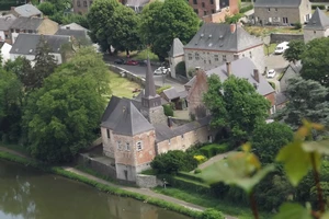 GR 126 : prieuré et église de Godinne