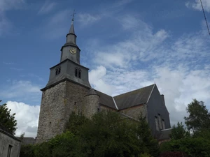 GR 126 : église de Gedinne