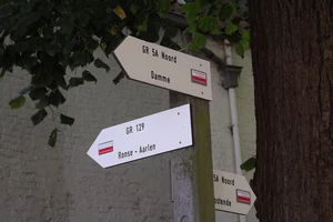 Bruges : séparation du GR 129 et du GR 5A