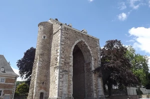 GR 5 : abbaye de Stavelot, tour carrée de l'église abbatiale