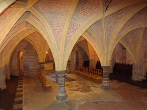 GR 14 : basilique de Saint-Hubert, crypte