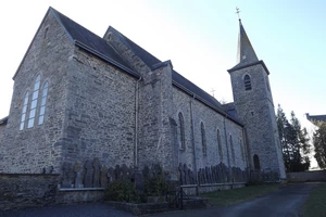 GR 15 : église de Boeur