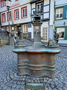 Monschau, fontaine des drapiers