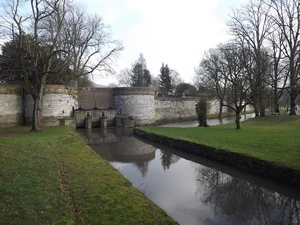 GR 5 : Maastricht, remparts et porte d'eau