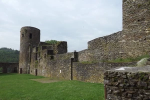 GR 5 : château de Burg-Reuland