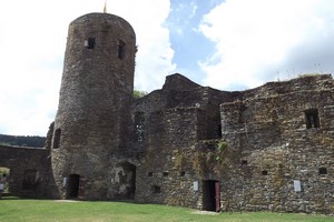 GR 56 : château de Burg-Reuland