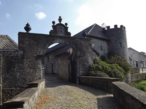 GRP 563 : Raeren, château et musée de la poterie