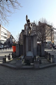 GR 57 : Liège, statue de Tchantchès