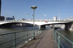 GR 57 : Liège, pont Kennedy