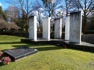 Cimetière de Bruxelles, mémorial aux victimes de l'incendie du magasin À l'Innovation